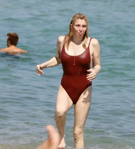 Image 2011017 from Courtney Love