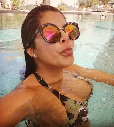 Image 2012282 from Indira Weis