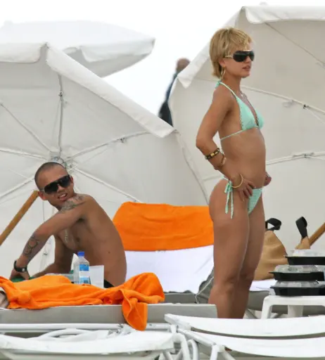 Image 2012914 from Mena Suvari