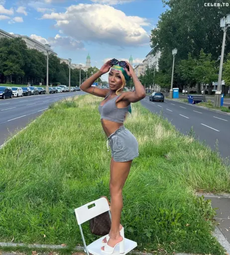 Image 2005641 from Eunique