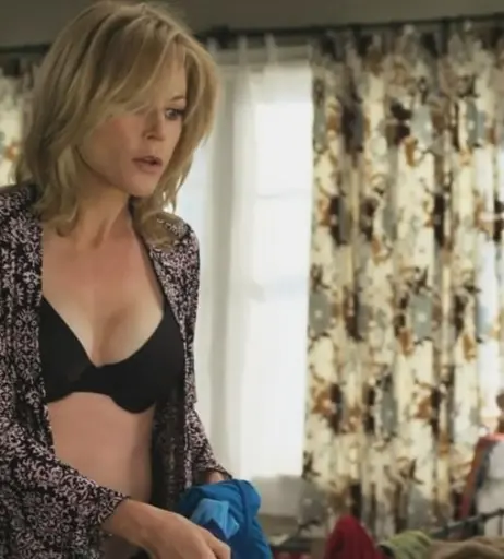 Image 2007236 from Julie Bowen