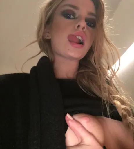 Image 2000809 from Stella Maxwell