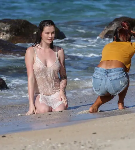 Image 2000023 from Ireland Baldwin