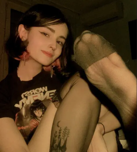 Image 11904618 from Loonassoftfeet