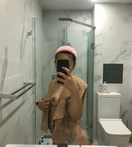 Image 11996630 from salamiontoast | Laura | Free_Indication_1044