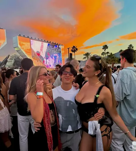 Image 11866895 from Emma Char (emmaa_char)