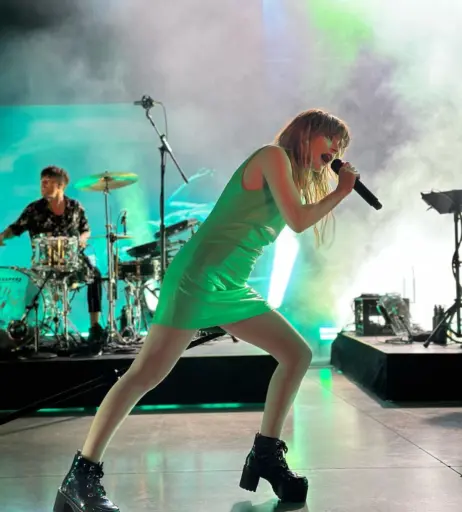 Image 11898628 from Lauren Mayberry (Singer)