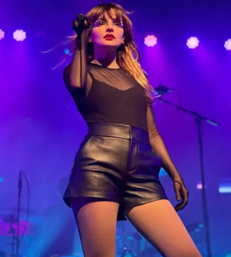 Image 11898619 from Lauren Mayberry (Singer)