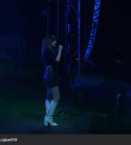 Image 11898650 from Lauren Mayberry (Singer)