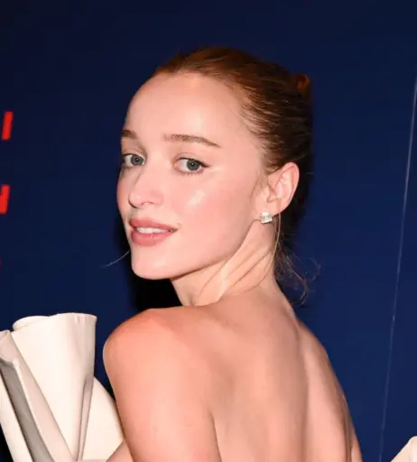 Image 11894864 from Phoebe Dynevor