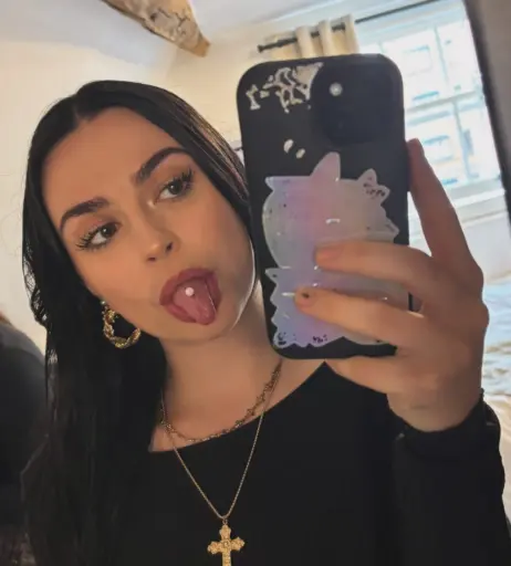 Image 11891799 from Yogscast Sophie