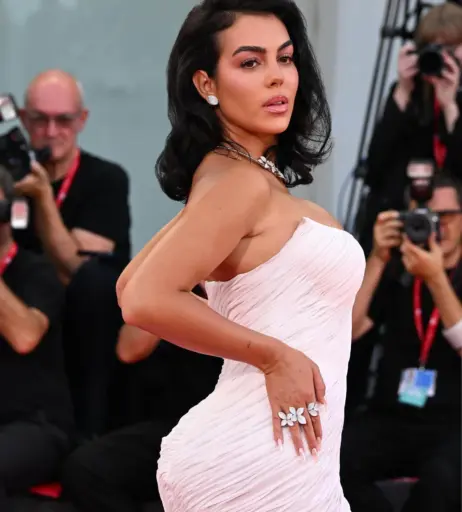 Image 11892584 from Georgina Rodriguez