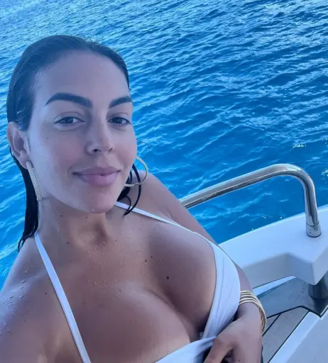 Image 11892560 from Georgina Rodriguez