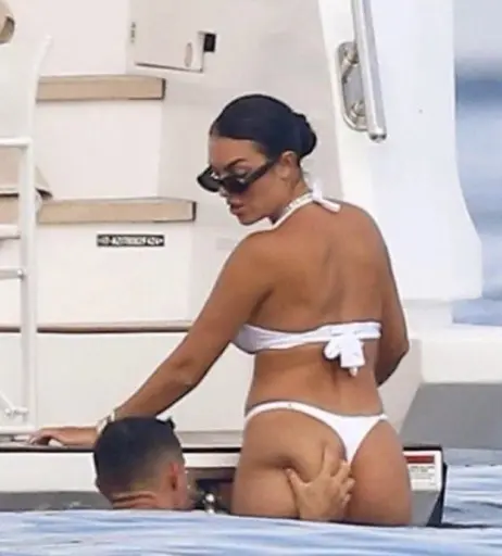 Image 11892575 from Georgina Rodriguez