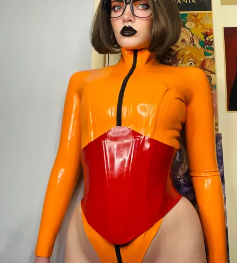 Image 11886310 from Misty Silver | thecutestkittycat | u/SnowCrazyFrenzy