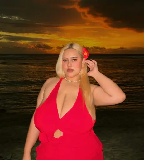 Image 11881890 from fhong_fionax / Chayada Dulyasatien (Busty Thai Model)