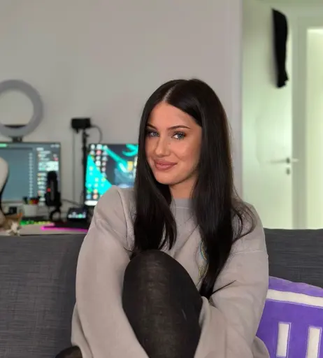 Image 11889225 from Fayesxh