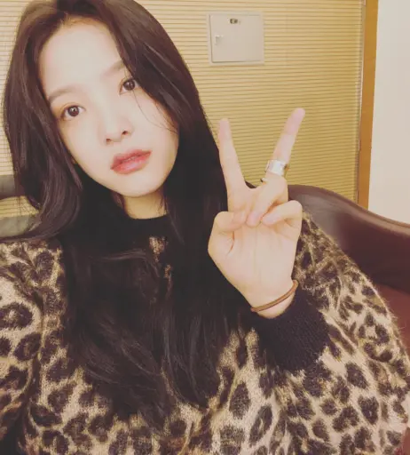 Image 11770150 from Zhang Ruonan  章若楠