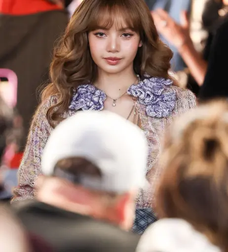 Image 11555219 from Lisa | BLΛƆKPIИK (Blackpink)