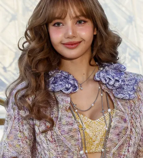 Image 11555200 from Lisa | BLΛƆKPIИK (Blackpink)