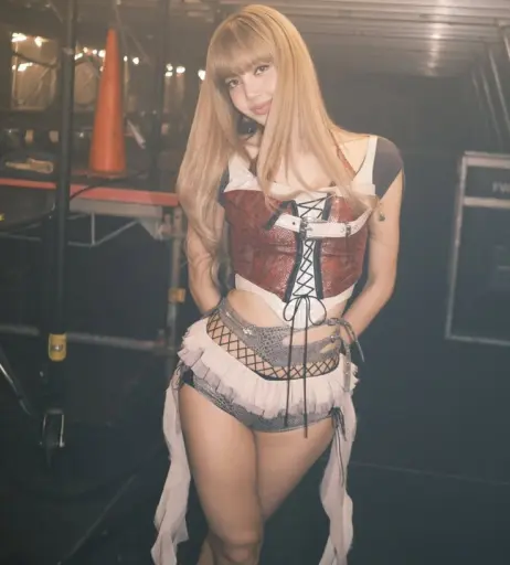 Image 11555279 from Lisa | BLΛƆKPIИK (Blackpink)