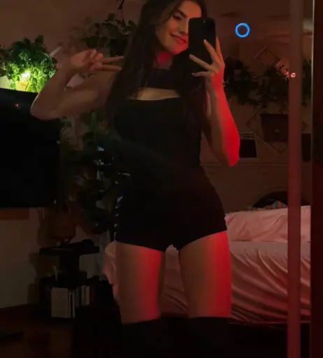 Image 11510962 from Andrea Botez (leaks = ban)