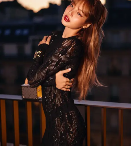 Image 11585952 from Lisa | BLΛƆKPIИK (Blackpink)