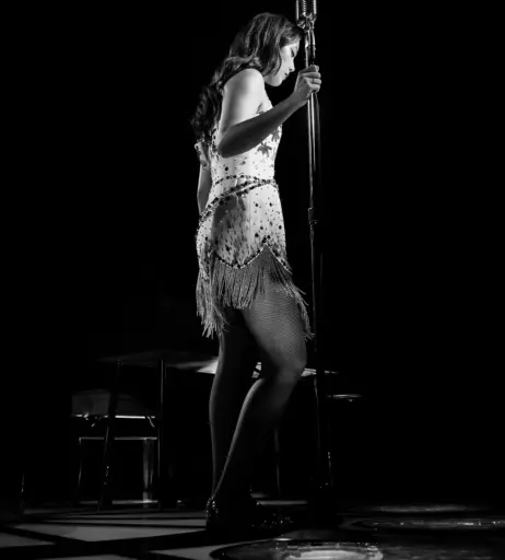 Image 11494171 from Laufey lin