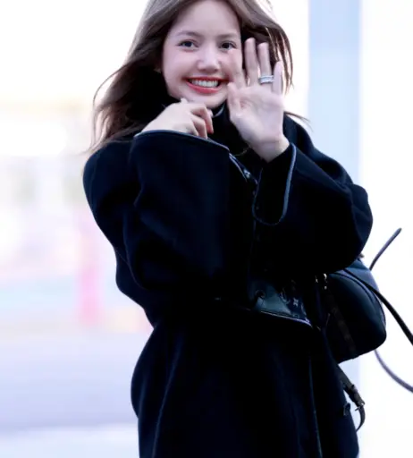 Image 11494297 from Lisa | BLΛƆKPIИK (Blackpink)