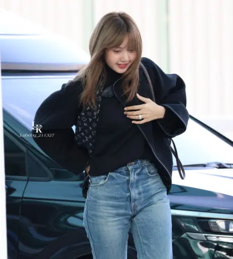 Image 11494299 from Lisa | BLΛƆKPIИK (Blackpink)