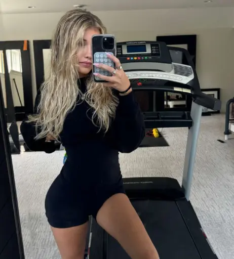 Image 11357398 from Breckie Hill / @breckiehill