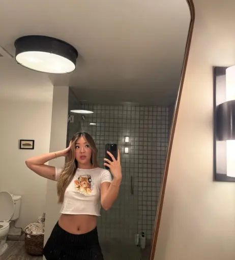 Image 12717383 from Simona Shao