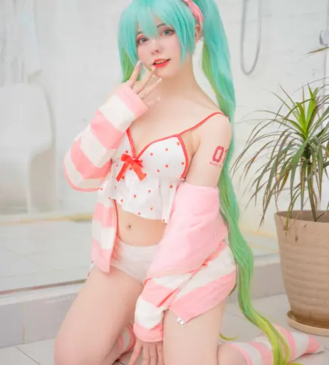 Image 12550000 from Saya Scarlet