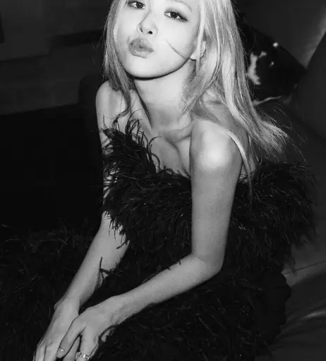 Image 12576412 from Rosé || Roseanne Park - BLΛƆKPIИK ( BLACKPINK )