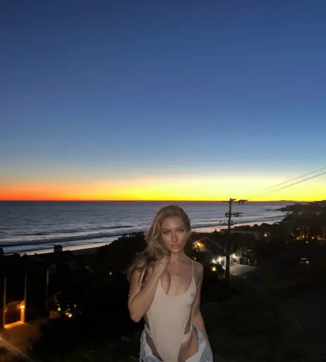 Image 12548879 from Heloise Hut