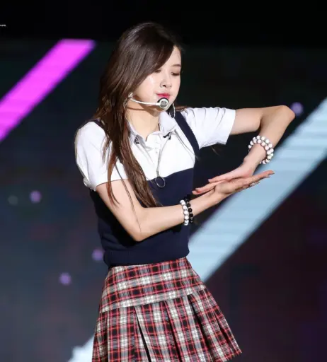 Image 12549702 from Rosé || Roseanne Park - BLΛƆKPIИK ( BLACKPINK )