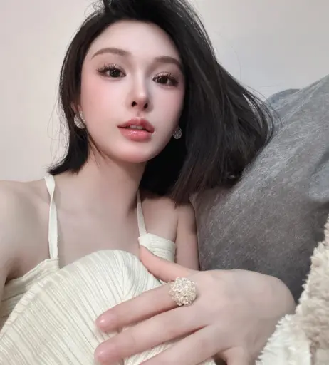 Image 12549168 from Ivy ai.lin20_