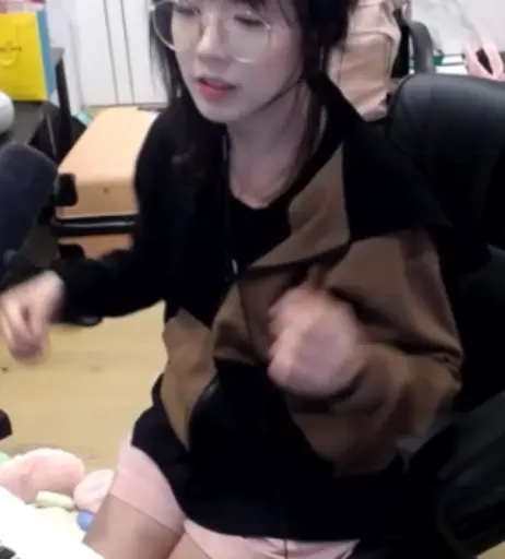 Image 12516592 from LilyPichu