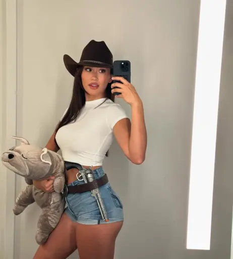 Image 12524780 from Arya Rae aryaraee