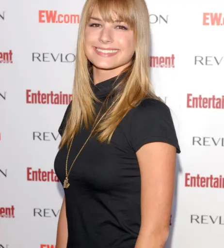 Image 12529321 from Emily VanCamp