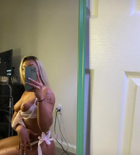 Image 12595111 from nicolestelzxonicoleyyyxxxx nicoleyyy buttercupluvv thr0atzilla69