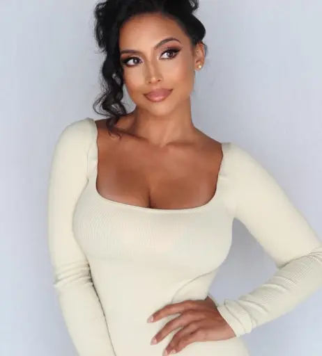 Image 12596112 from Robin Roxette