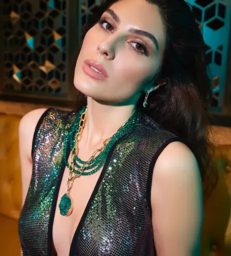 Image 12479513 from Elnaaz Norouzi