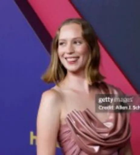 Image 12443932 from Hannah Einbinder