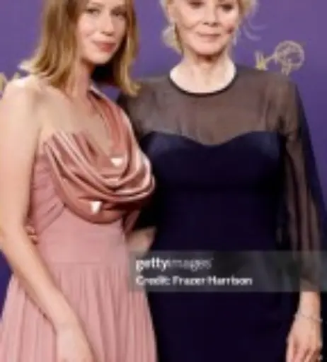 Image 12443939 from Hannah Einbinder