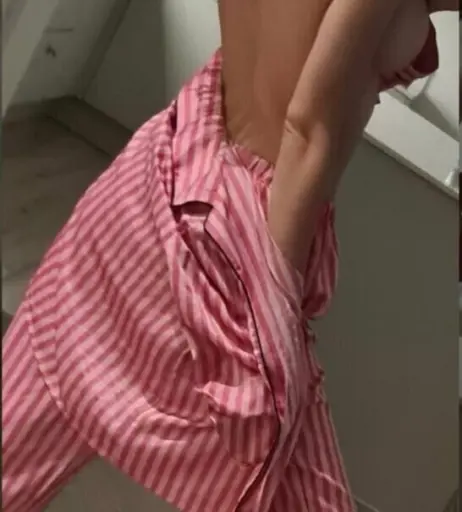 Image 12417592 from officially.emm