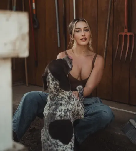 Image 12417406 from Heloise Hut