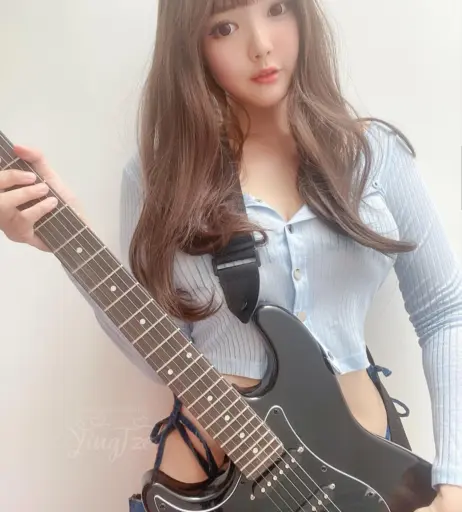 Image 12421058 from Ying Tze