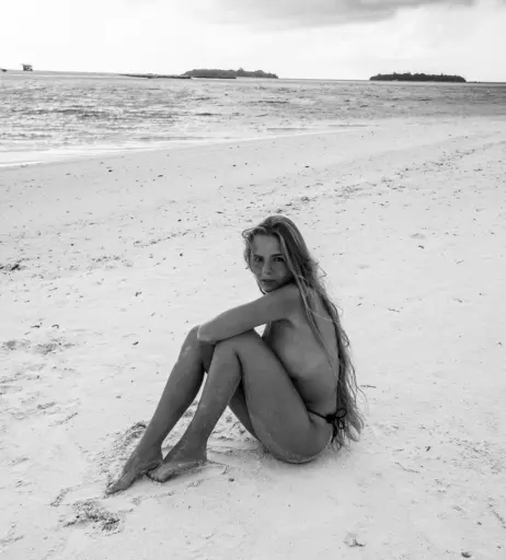 Image 12436378 from Lies Zhara (Dutch Influencer)