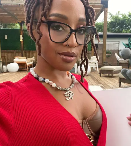 Image 12430937 from Mena Carlisle